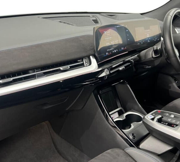 BMW iX2 M Sport Pro + £2k Cash or £30,000 Cash alt - Image 17